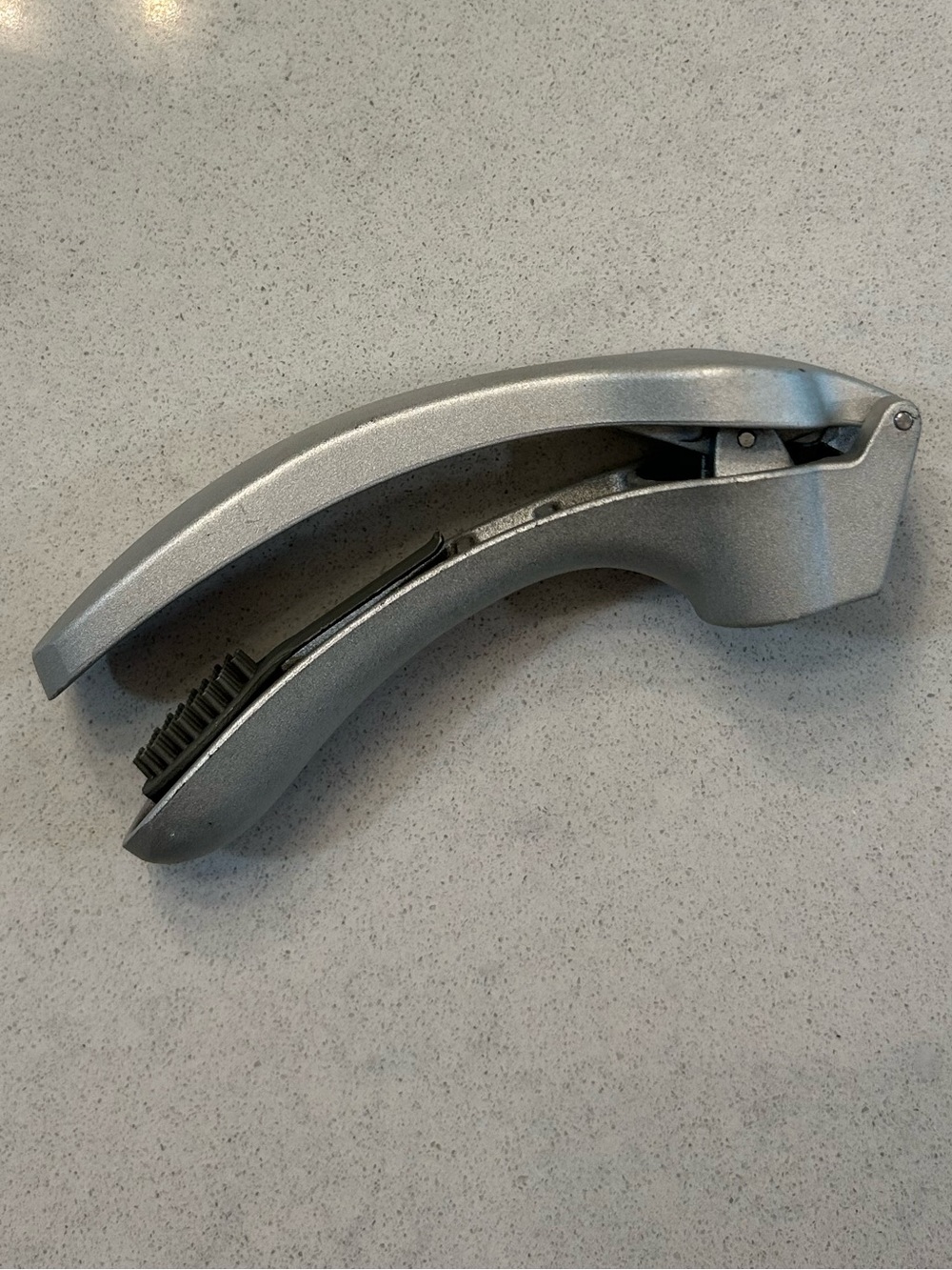 Pampered Chef Metal Garlic Press with Cleaning Tool